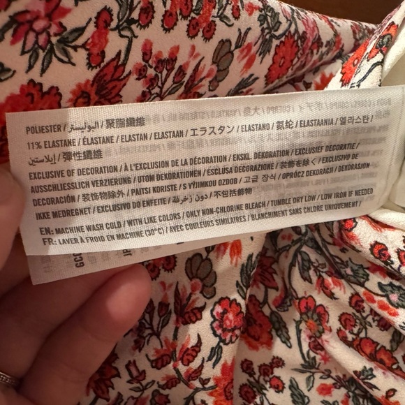 NWT Abercrombie & Fitch Twist-Front Cutout Mini Floral Dress Size Medium - Picture 12 of 16